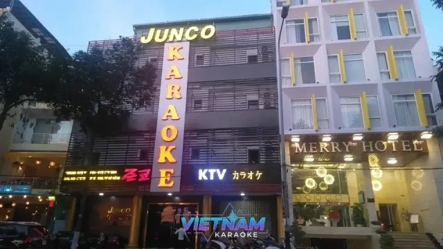 다낭 준코 가라오케 건물 외관