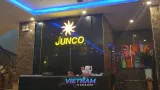 다낭 준코 가라오케 입구와 간판