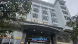 다낭 넘버원 가라오케 입구와 간판
