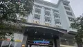 다낭 넘버원 가라오케 입구와 간판